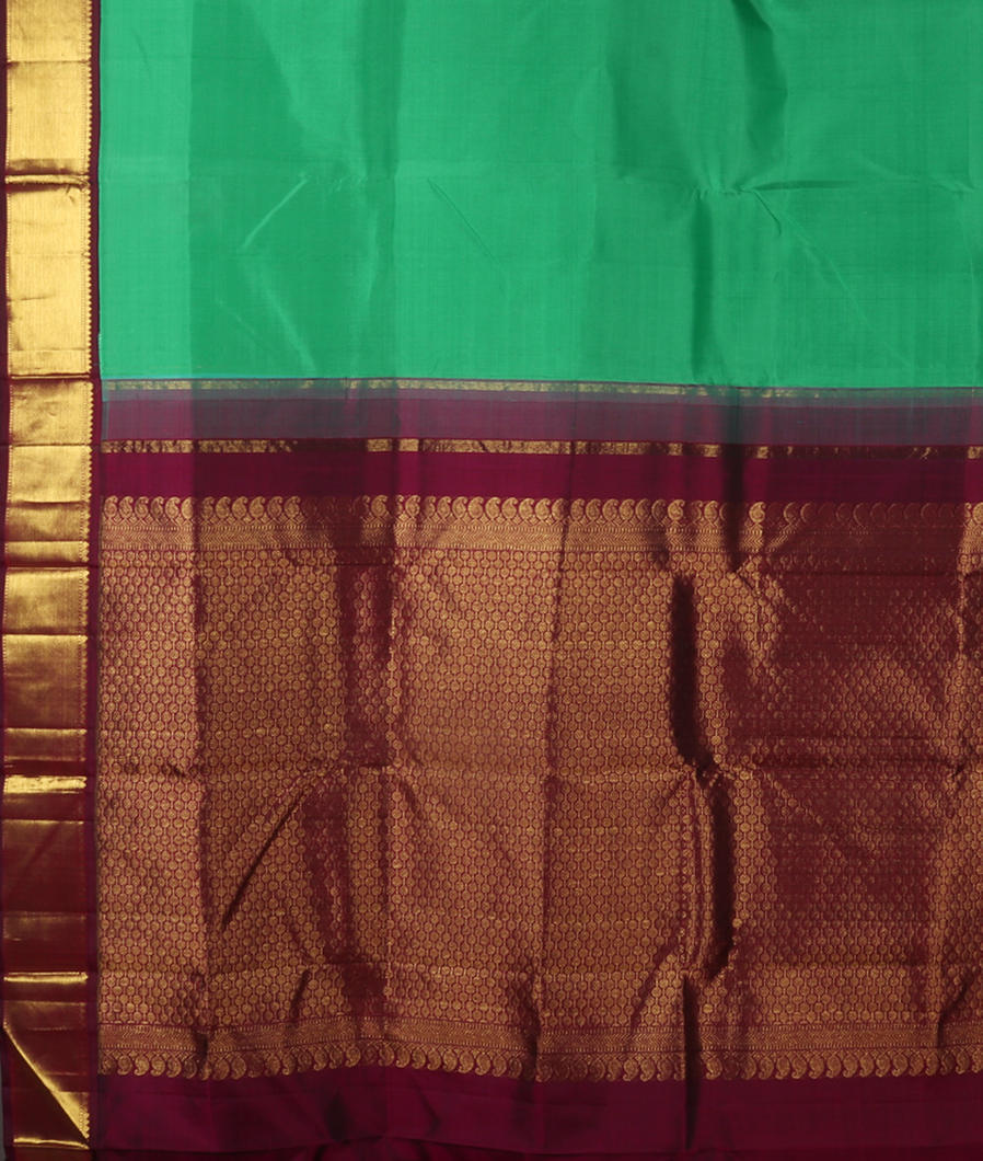 Green Handwoven Kanjivaram Silk Saree T4195374