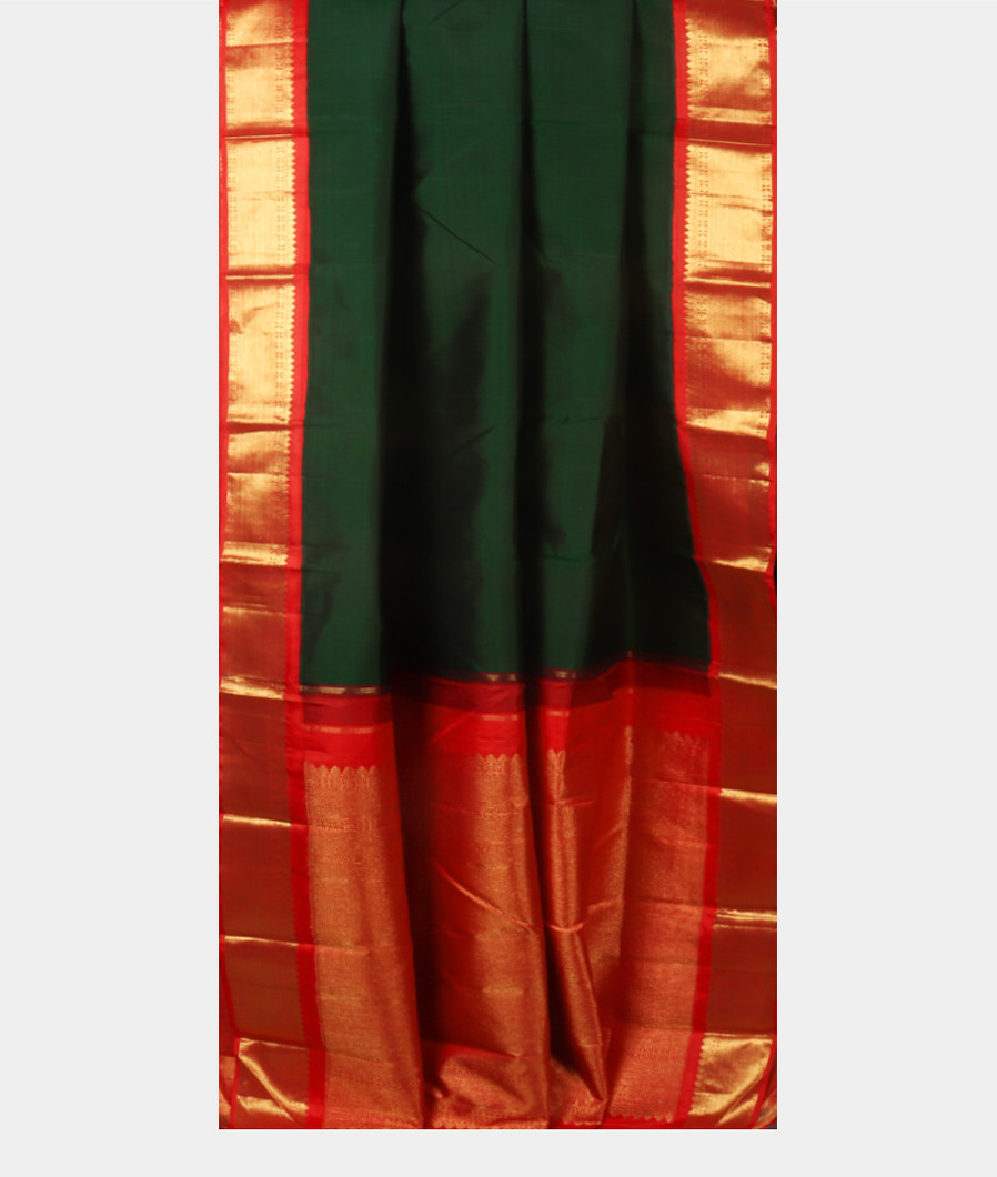 Green Handwoven Kanjivaram Silk Saree T4195192
