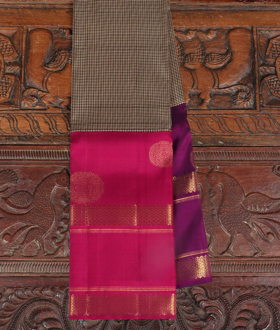 Black and Grey Handwoven Kanjivaram Silk Saree T421331-image