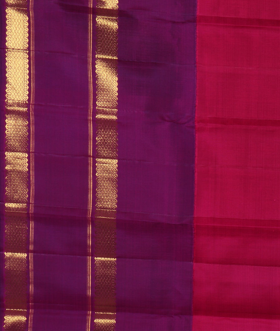 Black and Grey Handwoven Kanjivaram Silk Saree T4213313