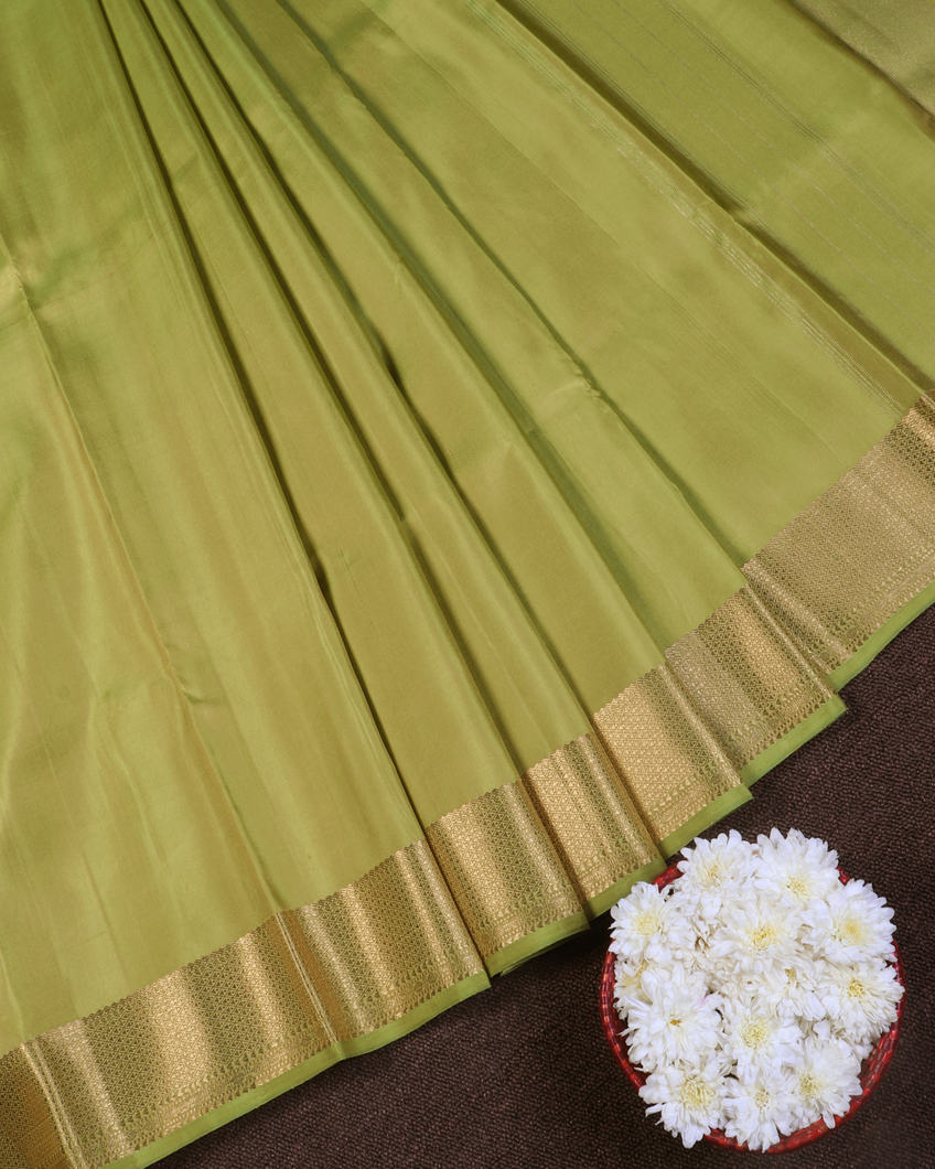 Green Handwoven Kanjivaram Silk Saree T4216514