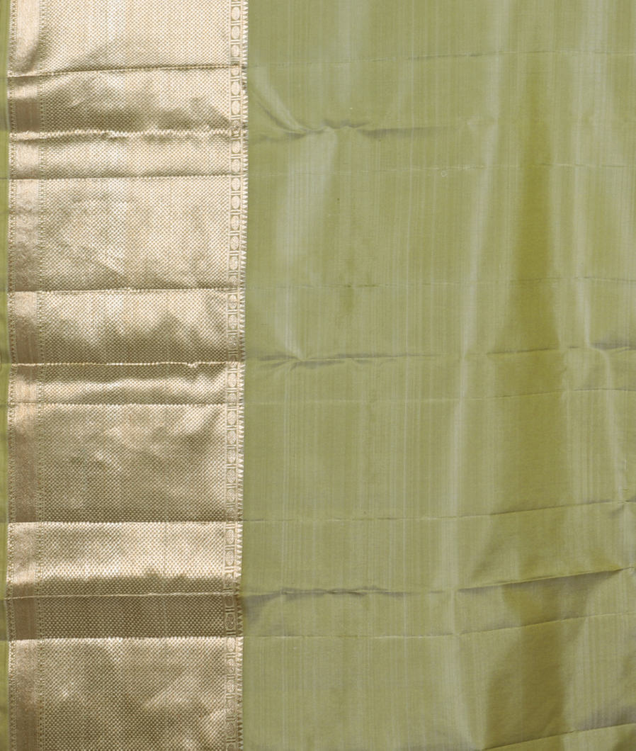 Green Handwoven Kanjivaram Silk Saree T3788413