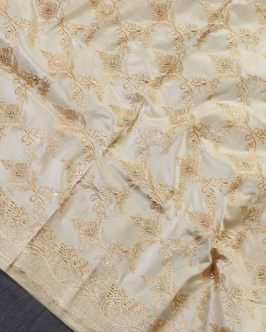 Cream Banaras Silk Saree T4353874