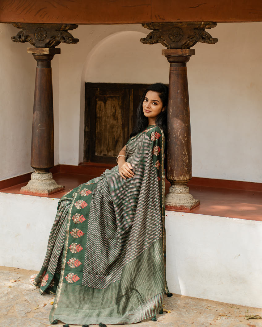 Green Tussar Printed Saree T3943353