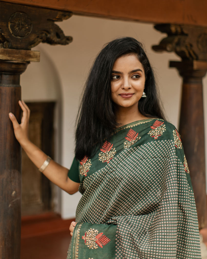 Green Tussar Printed Saree T3943356