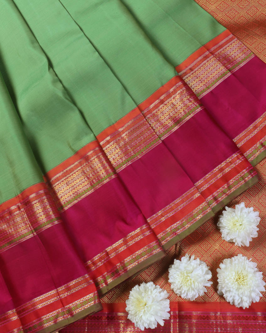 Green Handwoven Kanjivaram Silk Saree T4363074