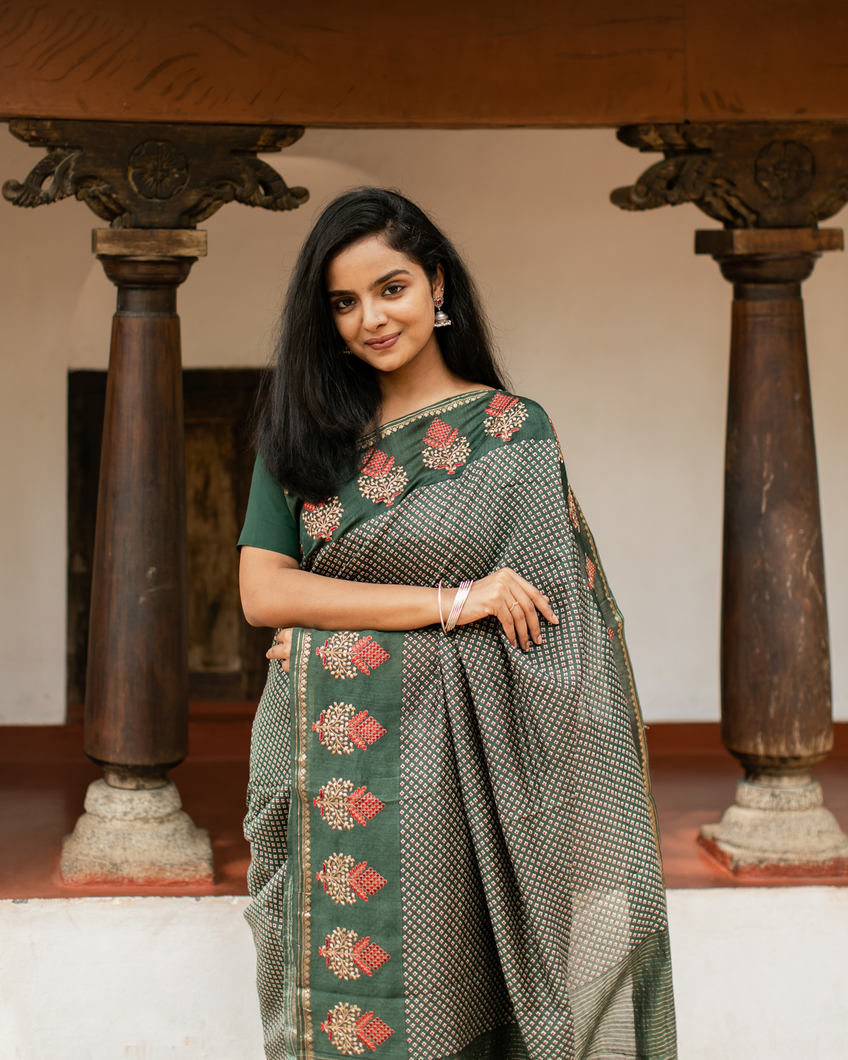 Green Tussar Printed Saree T3943352