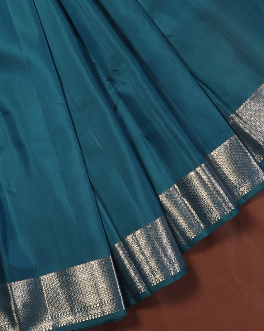 Peacock Blue Handwoven Kanjivaram Silk Saree T4418622