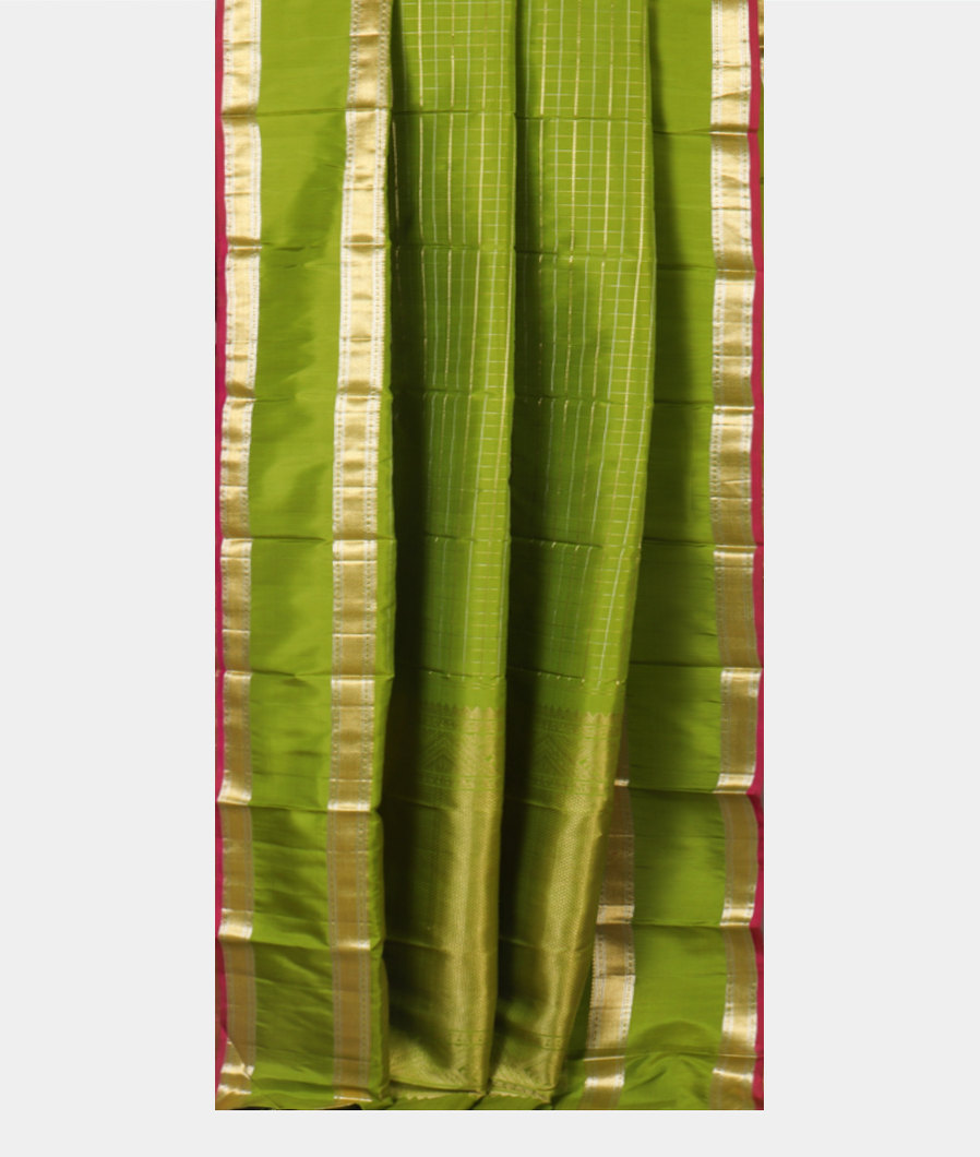 Green Handwoven Kanjivaram Silk Saree T2909882