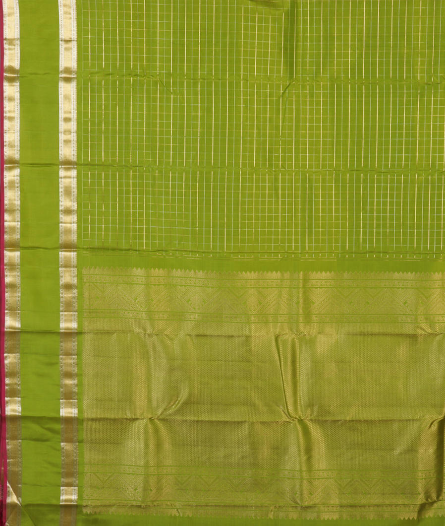 Green Handwoven Kanjivaram Silk Saree T2909884