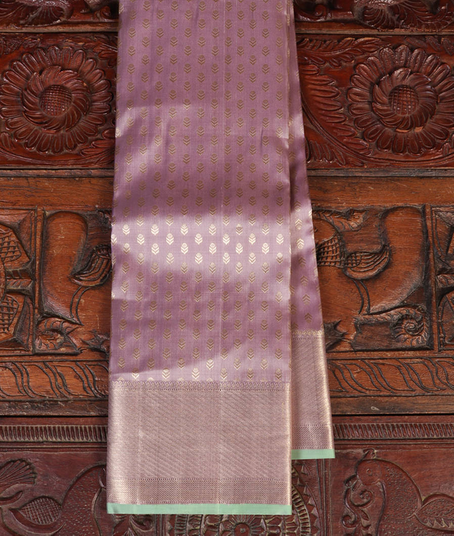 Buy Lavender Handwoven Kanjivaram Silk Saree T445324