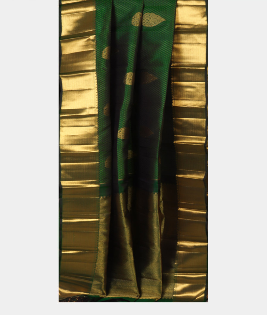 Green Handwoven Kanjivaram Silk Saree T4485212