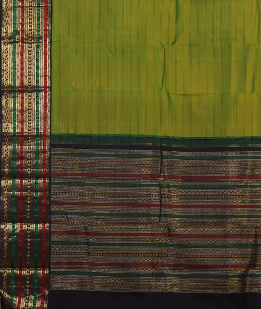 Yellowish Green Handwoven Kanjivaram Silk Saree T4491904