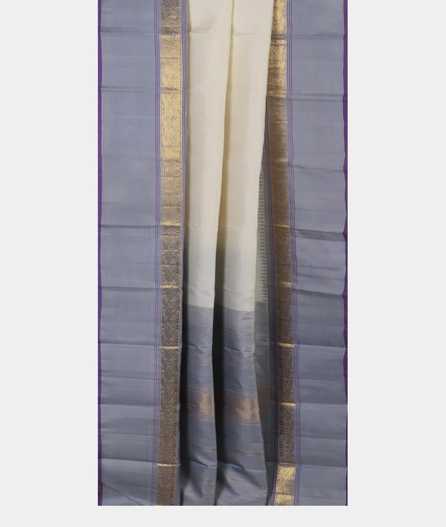 White Handwoven Kanjivaram Silk Saree T4486662