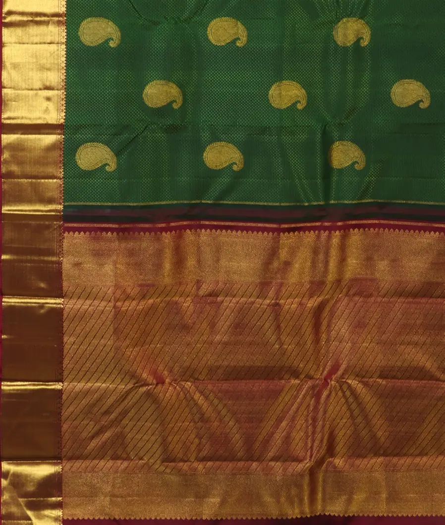 Green Handwoven Kanjivaram Silk Saree T4485184