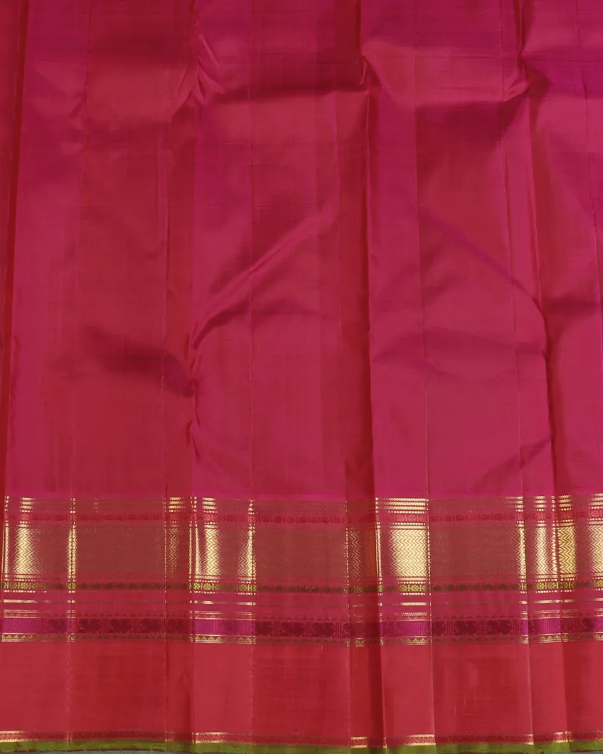 Green Handwoven Kanjivaram Silk Saree T4546503