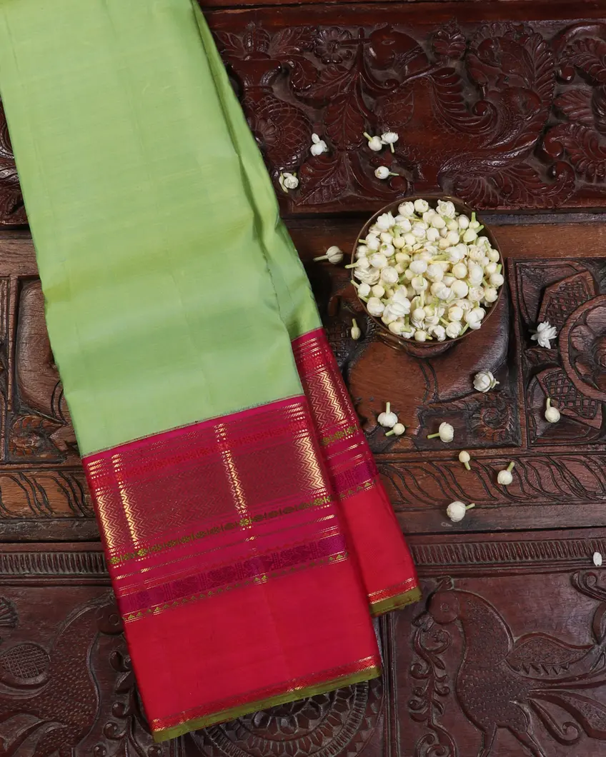 Green Handwoven Kanjivaram Silk Saree T454650-image