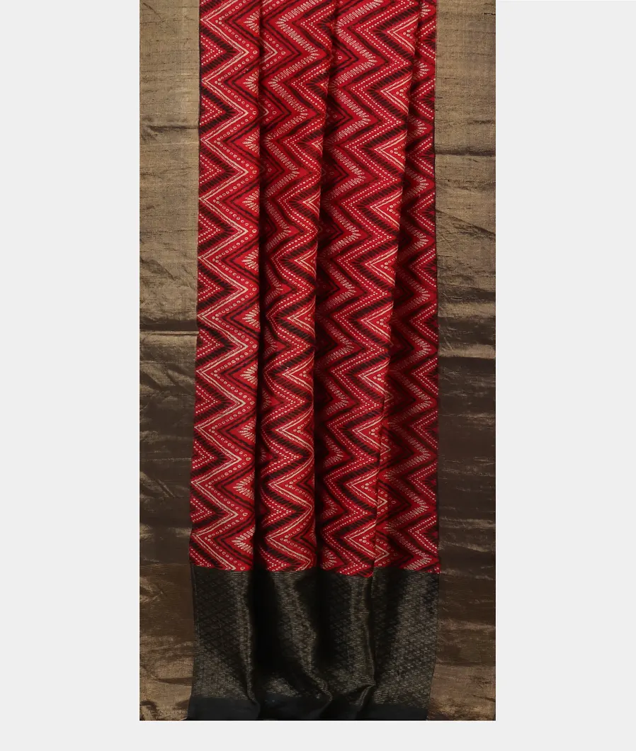 Red Printed Raw Silk Saree T4122982