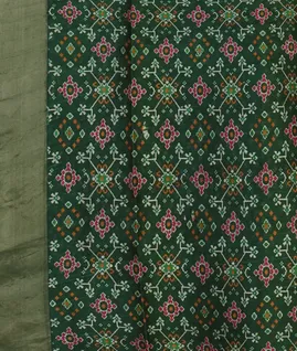Green Printed Raw Silk Saree T4522953