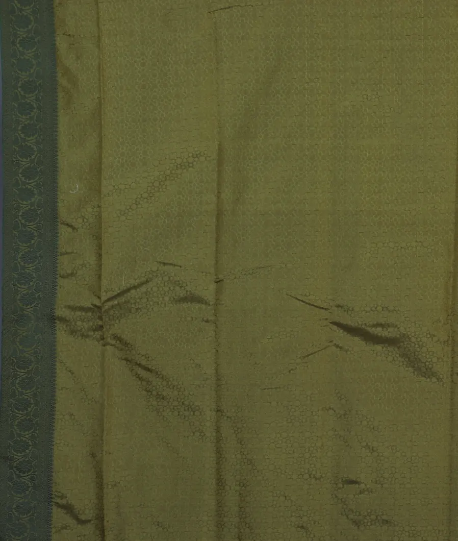 Green Soft Silk Saree T4618823