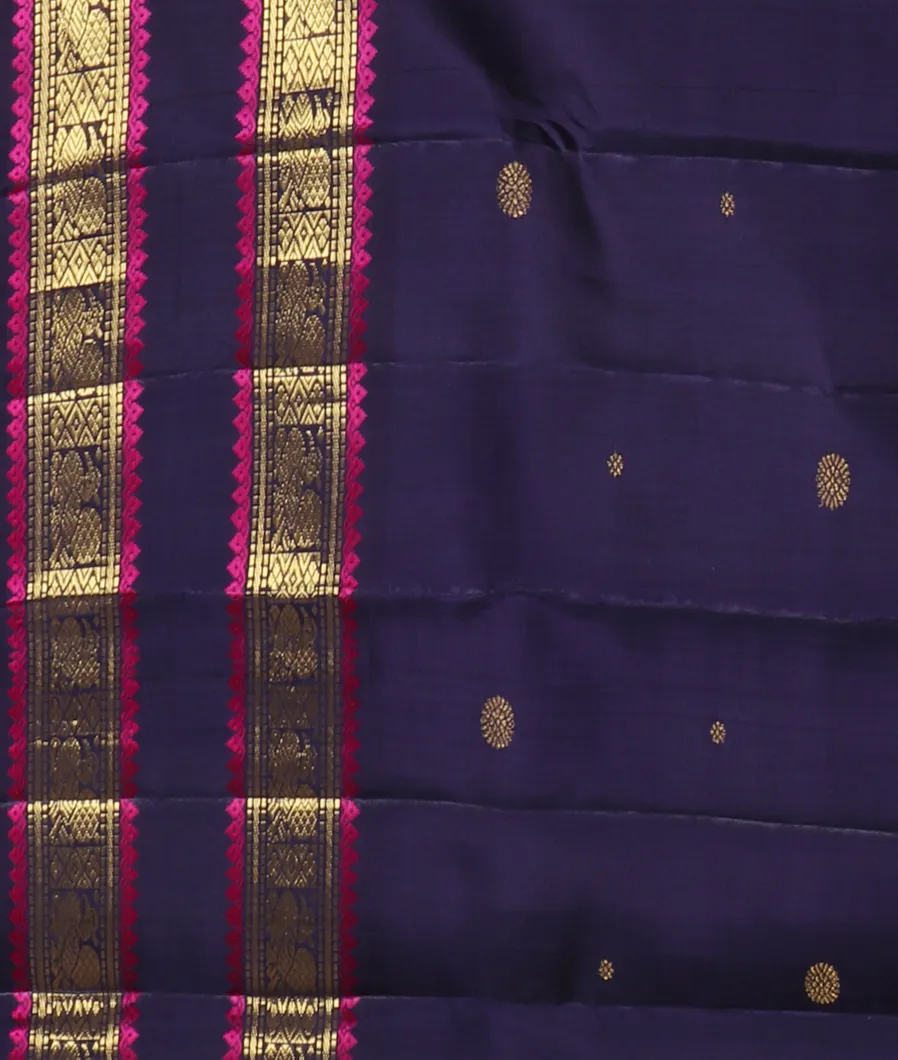 Green Handwoven Kanjivaram Silk Saree T4631343