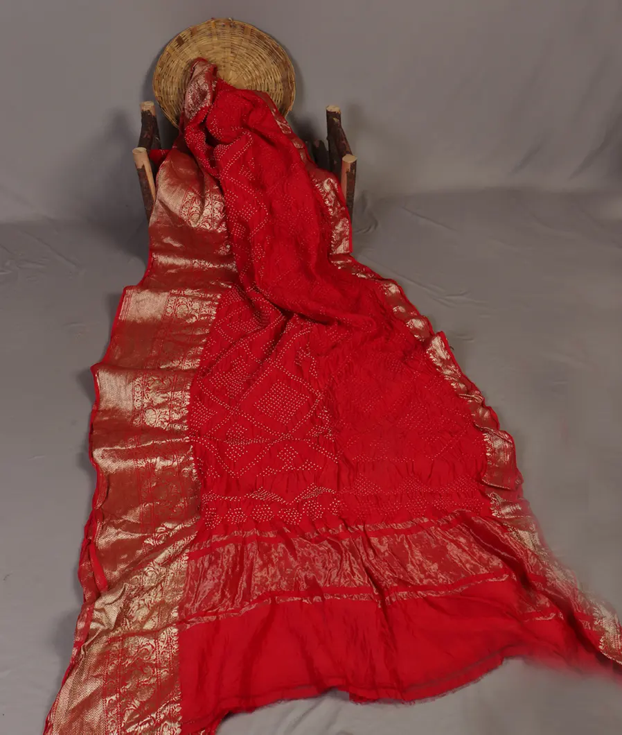 Red Bandhani Chaniya Silk Saree T4650572
