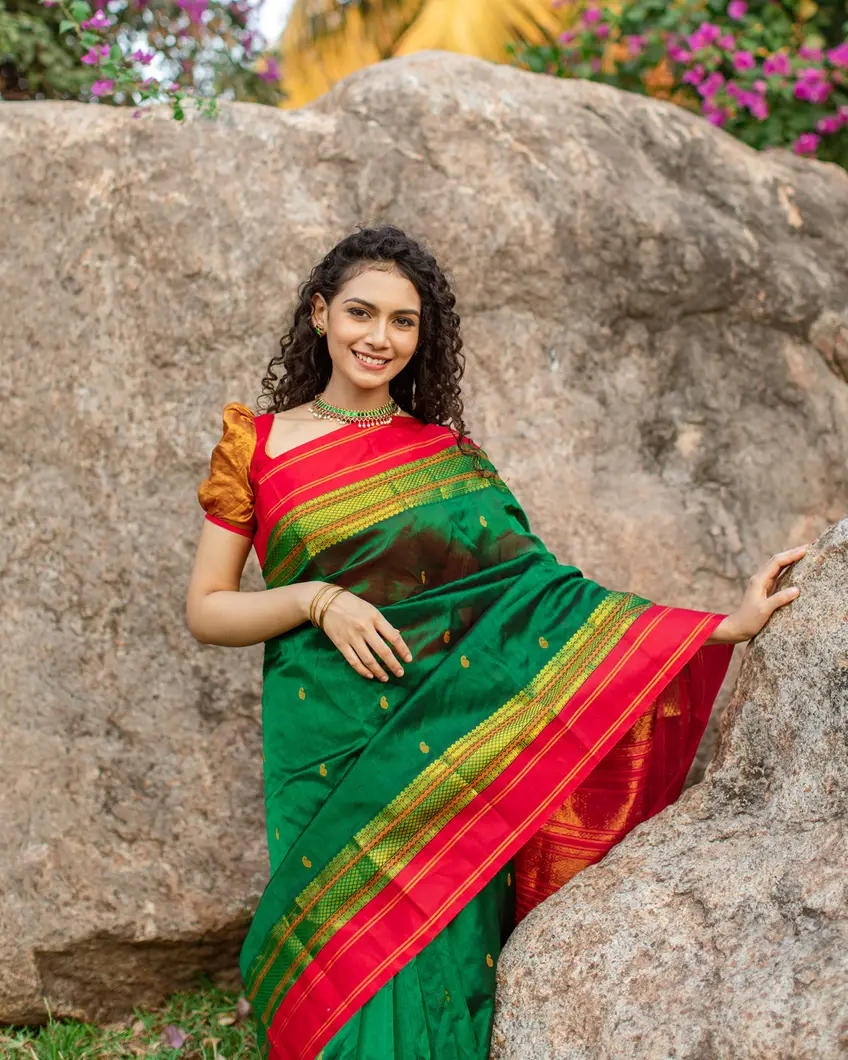 Red And Green Banarasi Silk Saree With Fancy Blouse at Rs 4590.00 |  Banarasi Sarees | ID: 2850492444848