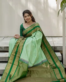 Green Handwoven Kanjivaram Silk Saree T4469439
