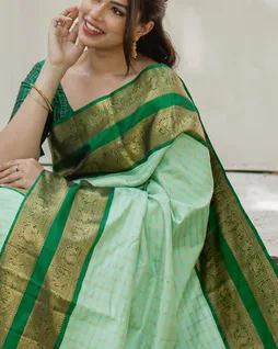 Green Handwoven Kanjivaram Silk Saree T4469432