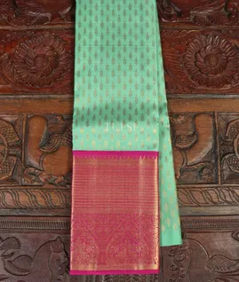 Green Handwoven Kanjivaram Silk Pavadai T4608831