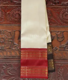 Off - White Handwoven Kanjivaram Silk Saree T4780121