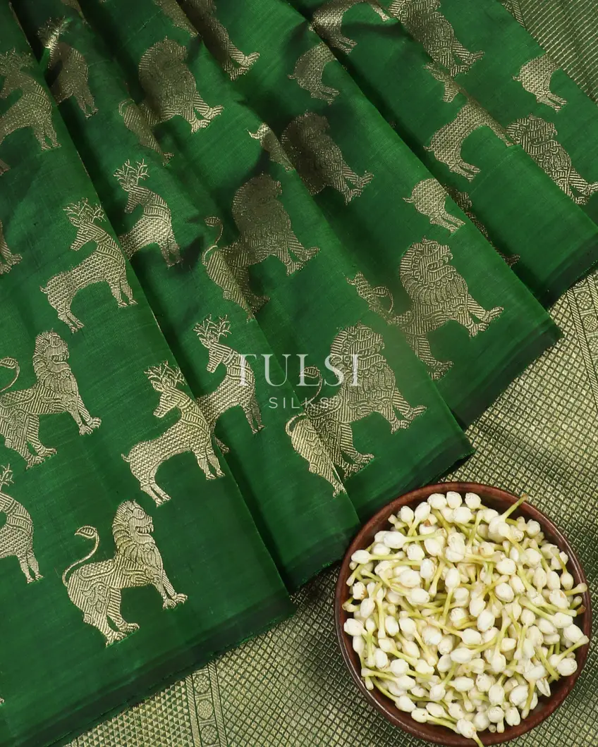 Bottle Green Handwoven Kanjivaram Silk Saree T4711702