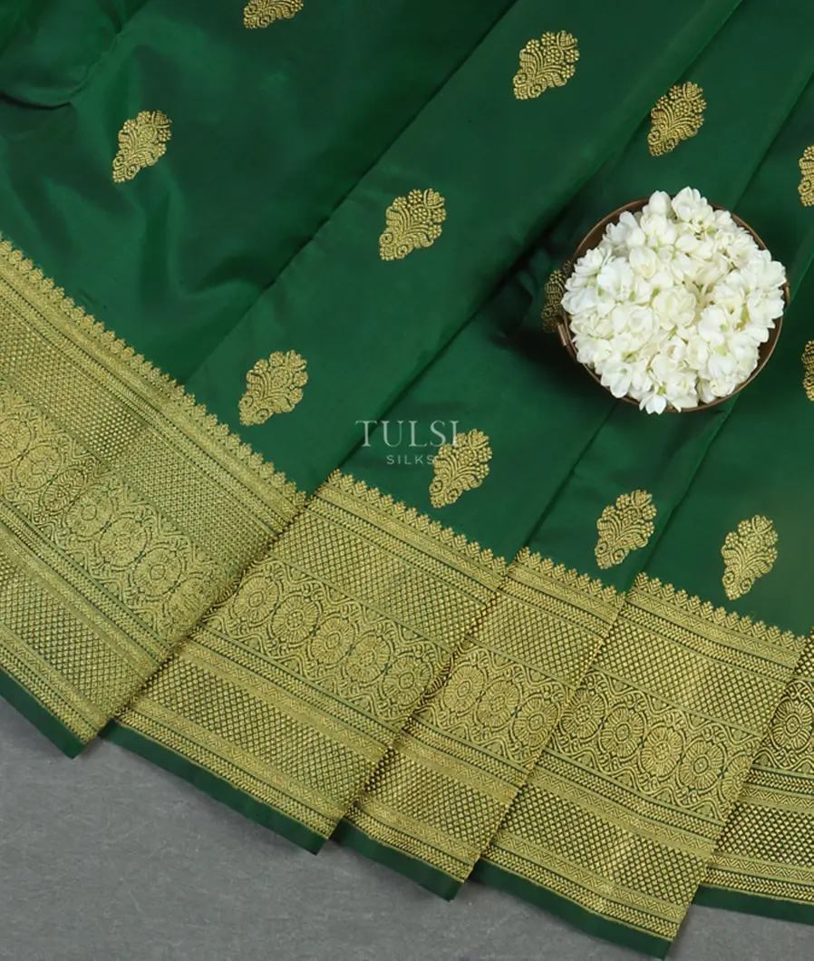 Green Handwoven Kanjivaram Silk Saree T4651402