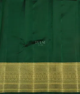 Green Handwoven Kanjivaram Silk Saree T4651403
