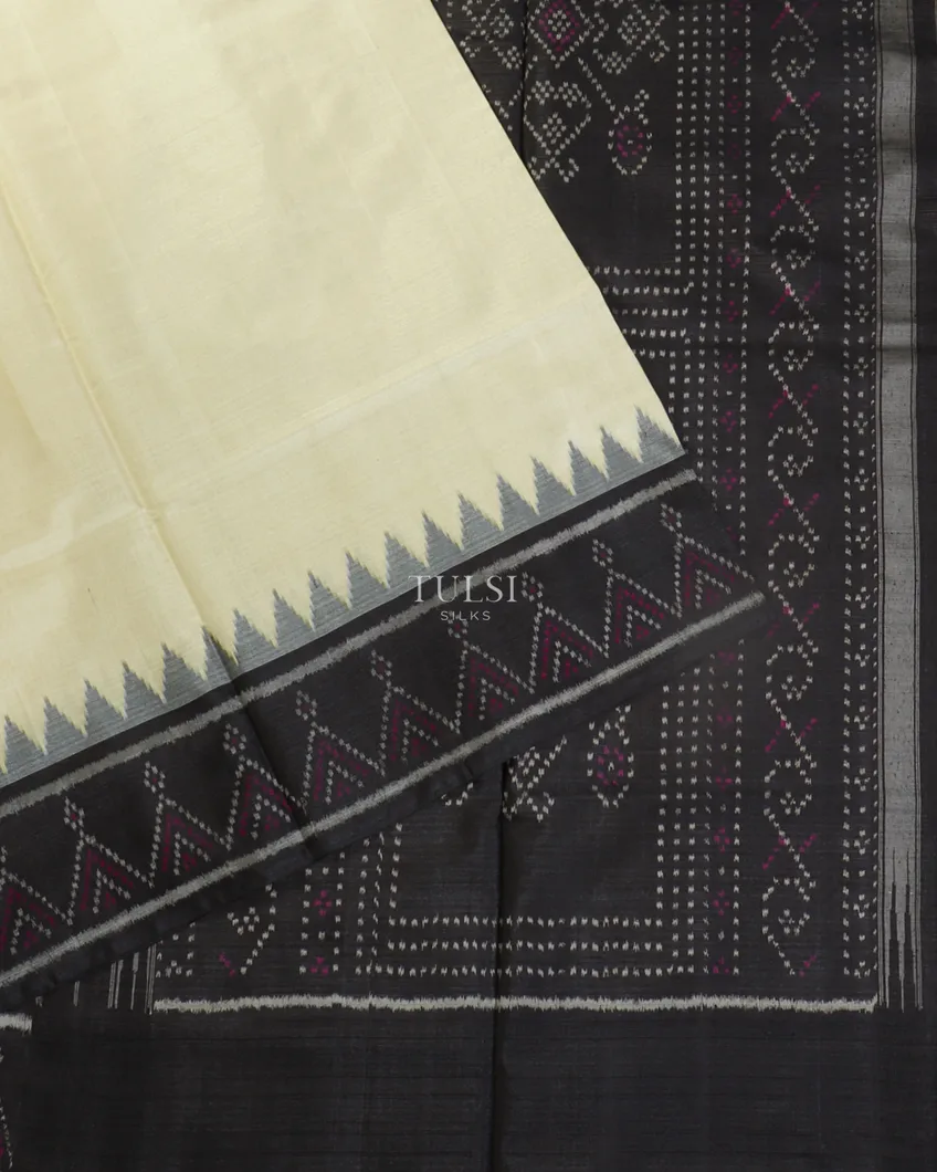 Off-White Ikat Silk Saree T4812334