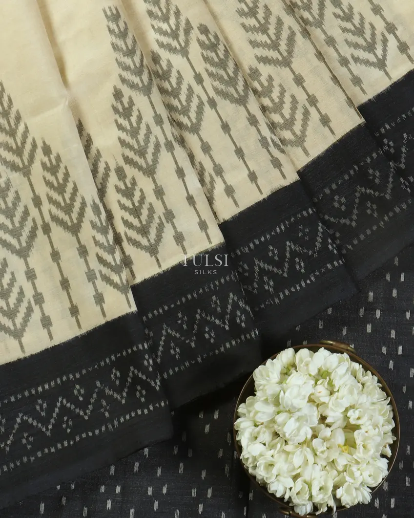 Off-White Ikat Silk Saree T4812342
