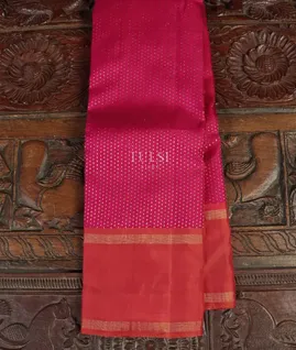 Magenta Handwoven Kanjivaram Silk Saree T4652391