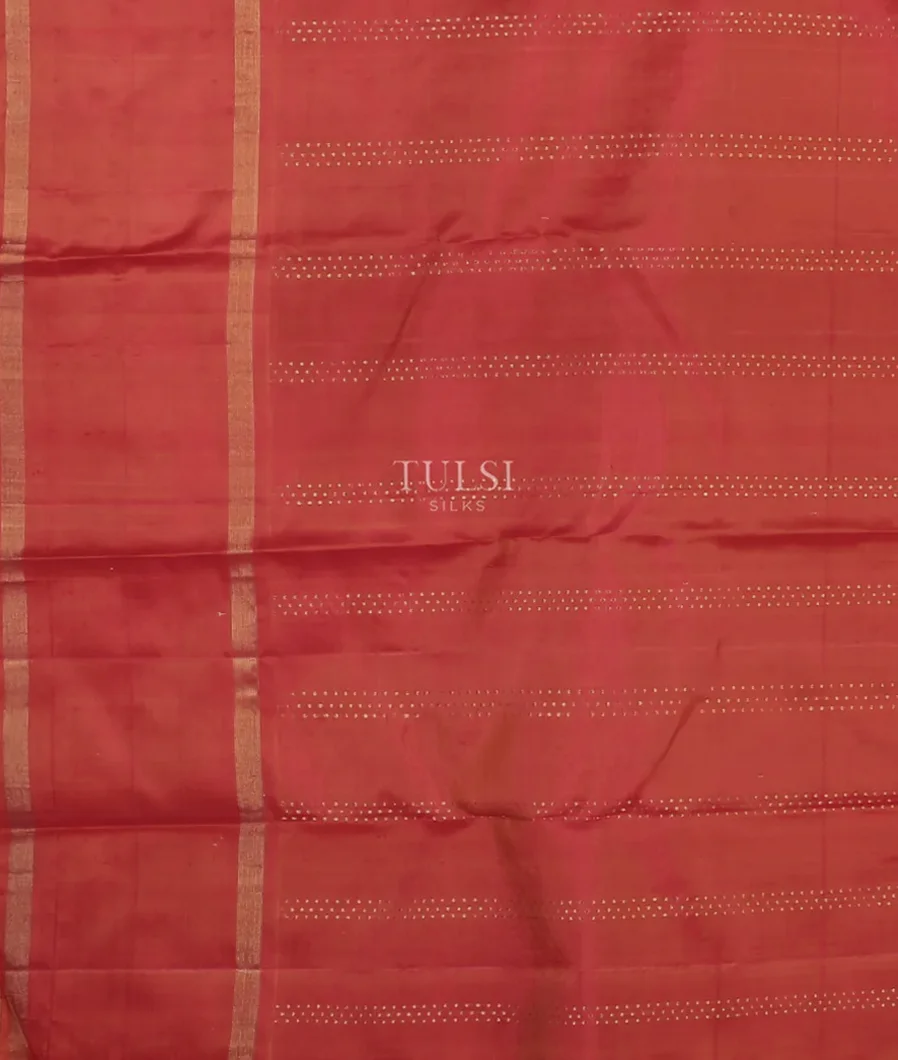 Magenta Handwoven Kanjivaram Silk Saree T4652393