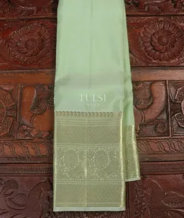 Green Handwoven Kanjivaram Silk Saree T4556941