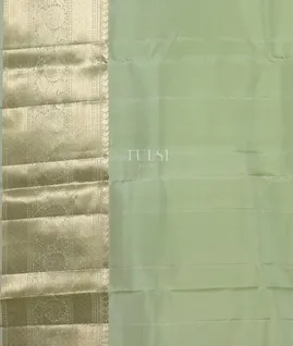 Green Handwoven Kanjivaram Silk Saree T4556943