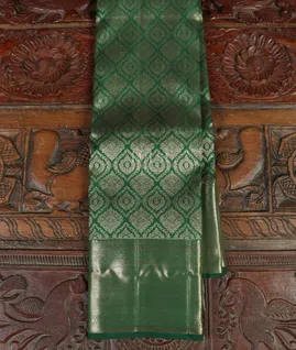Green Handwoven Kanjivaram Silk Saree T4815711