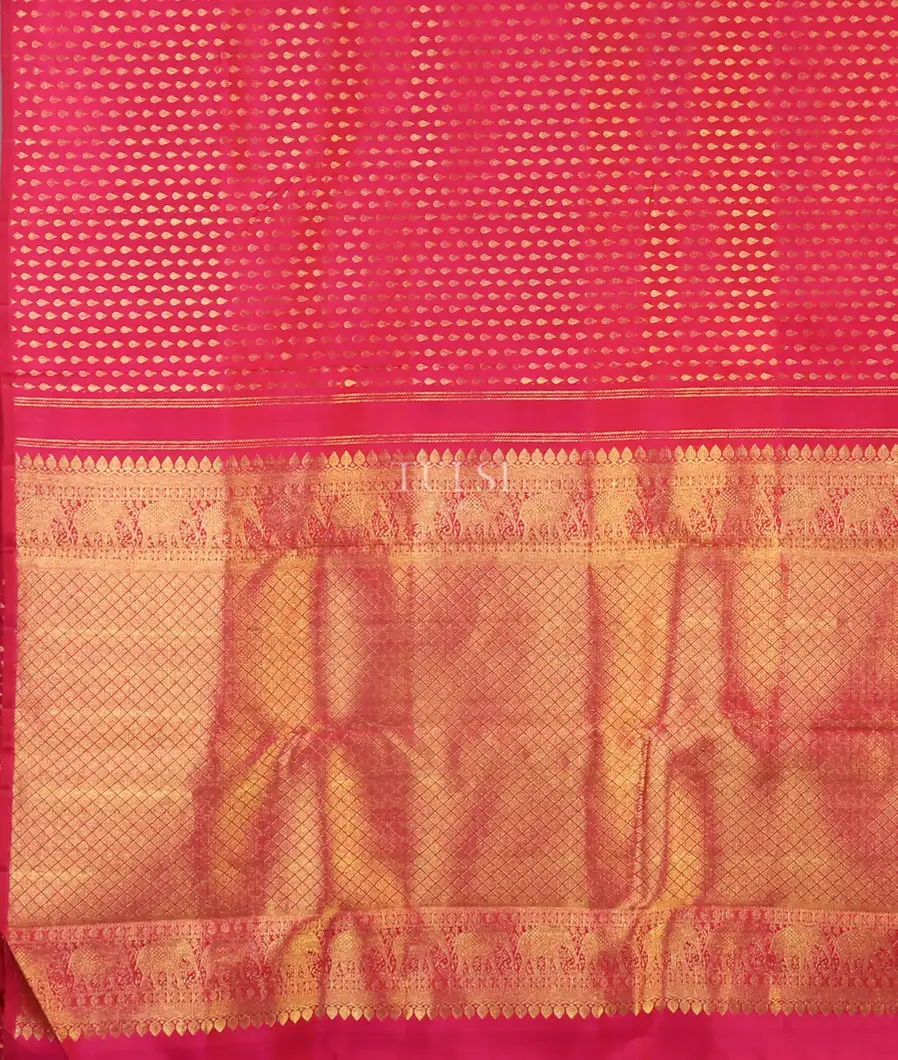Magenta  Handwoven Kanjivaram Silk Saree T4191744