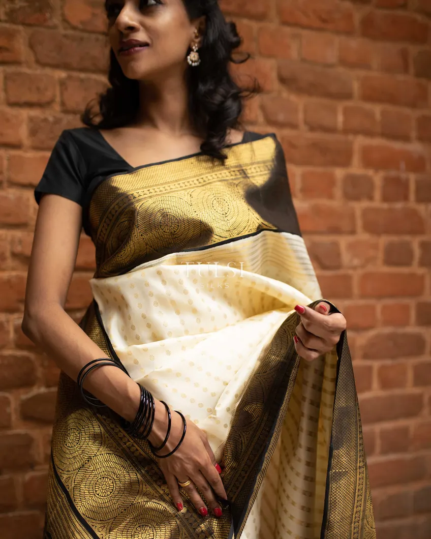 Cream Kanjivaram Silk Saree T3315404