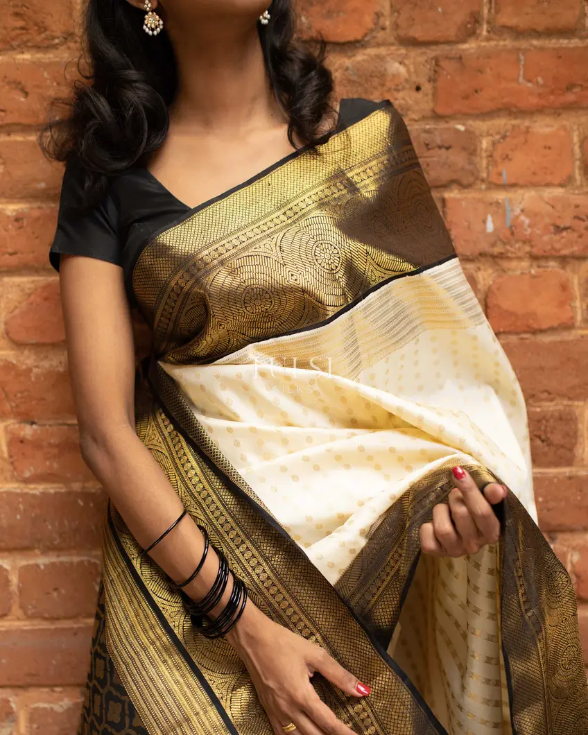 Cream Kanjivaram Silk Saree T3315407