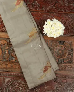 Grey Handwoven Kanjivaram Silk Saree T4808651