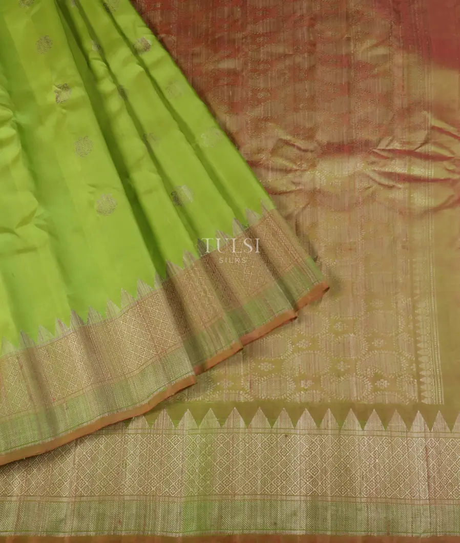 Green Gadwal Silk Saree T5050572