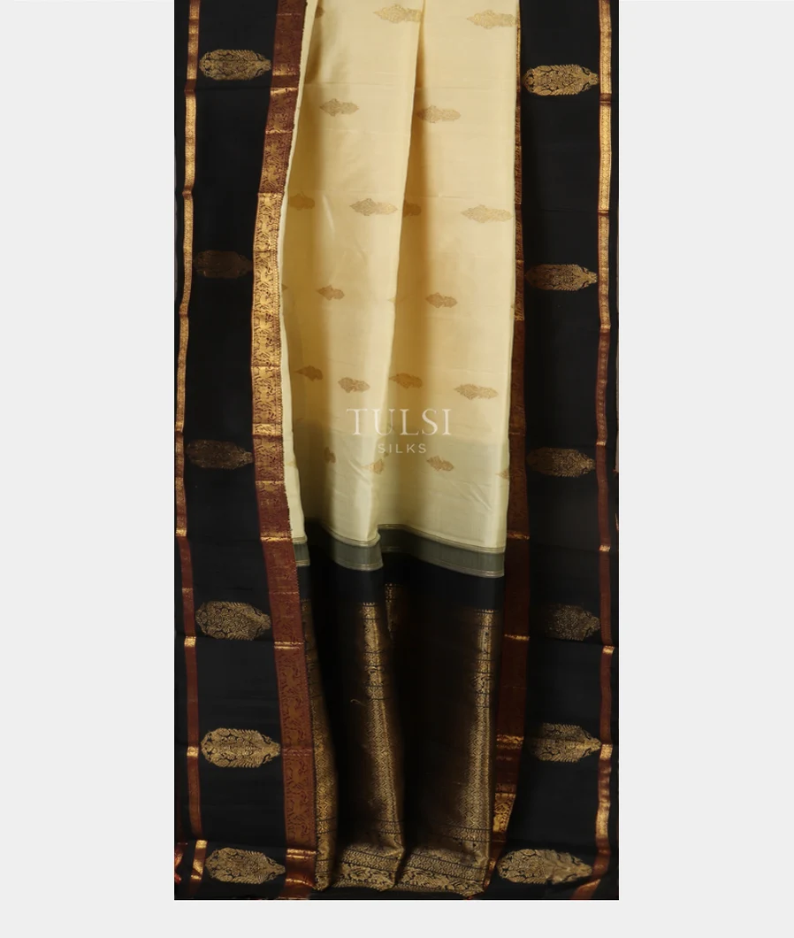 Off-White Kanjivaram Silk Saree T4798152