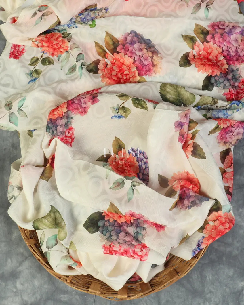 White Crinkle Crepe Silk Saree T5170244