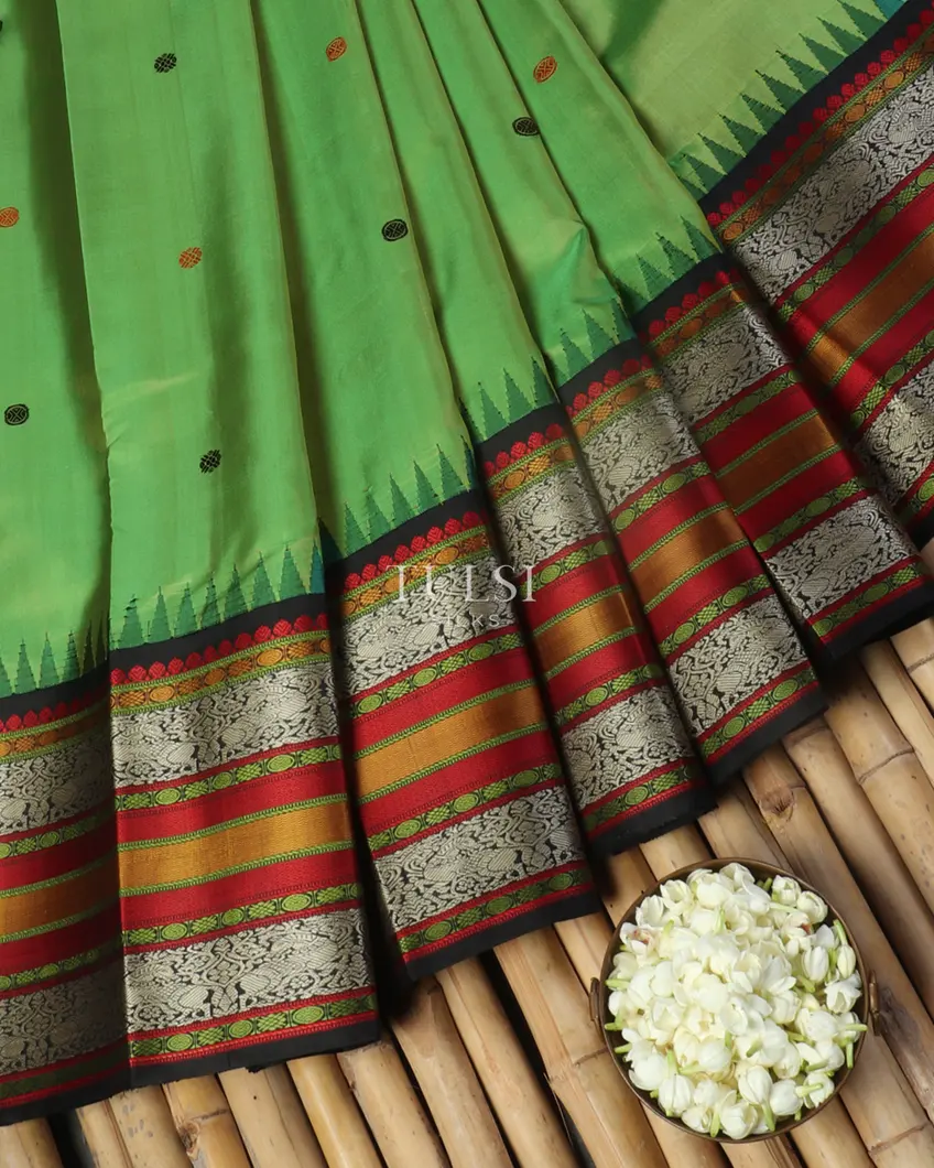 Green Kanjivaram Silk Saree T5224252
