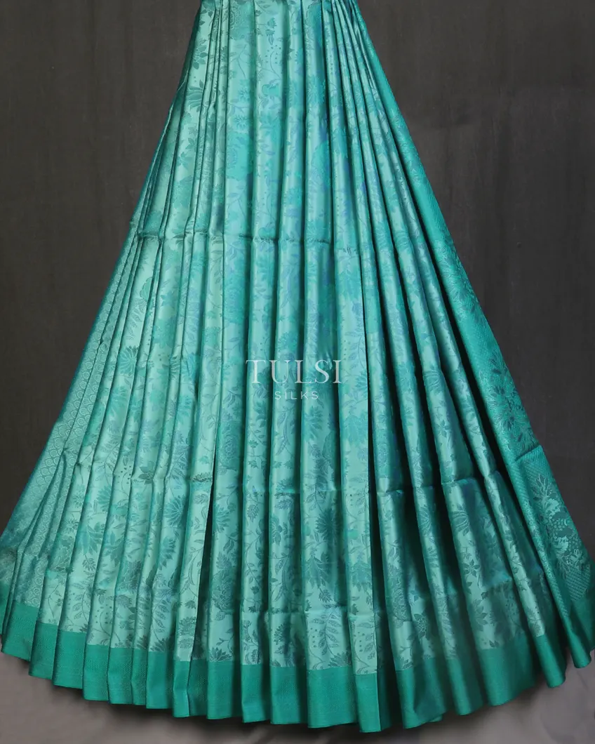 Buy Navy Blue Handwoven Kanjivaram Silk Saree T223361
